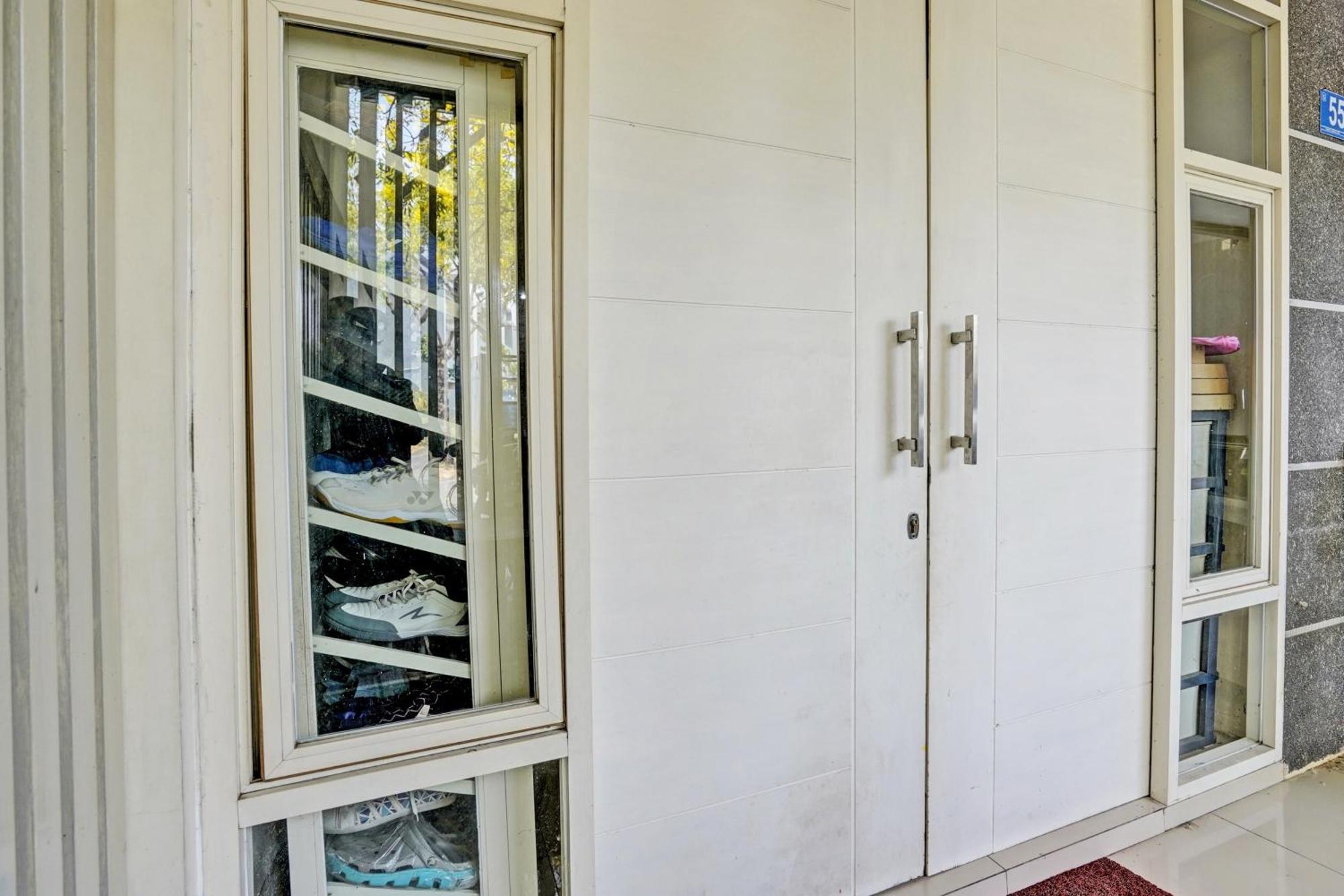 Oyo 93112 Garden Homestay 3 Merlion Surabaya Dış mekan fotoğraf