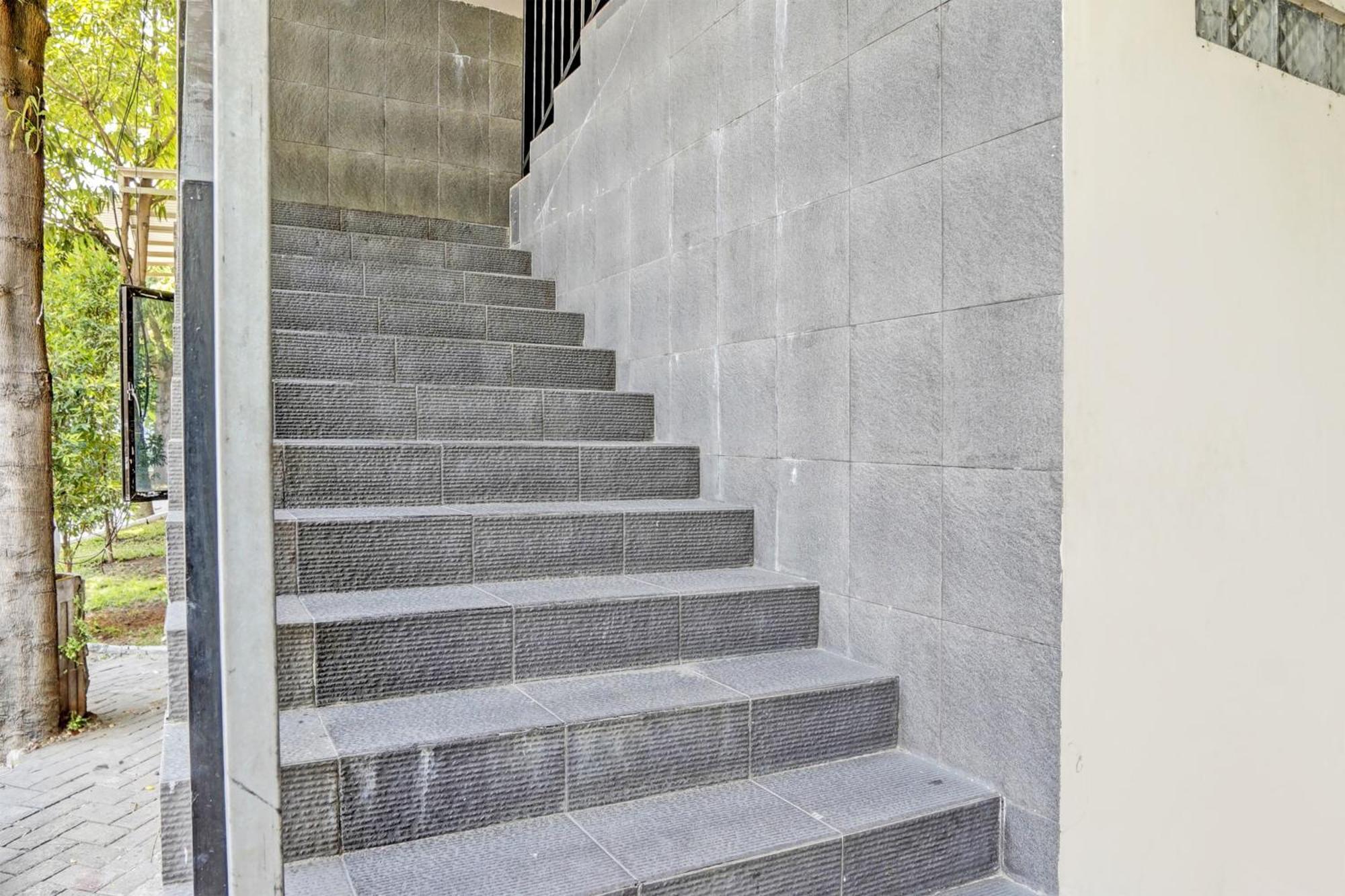Oyo 93112 Garden Homestay 3 Merlion Surabaya Dış mekan fotoğraf
