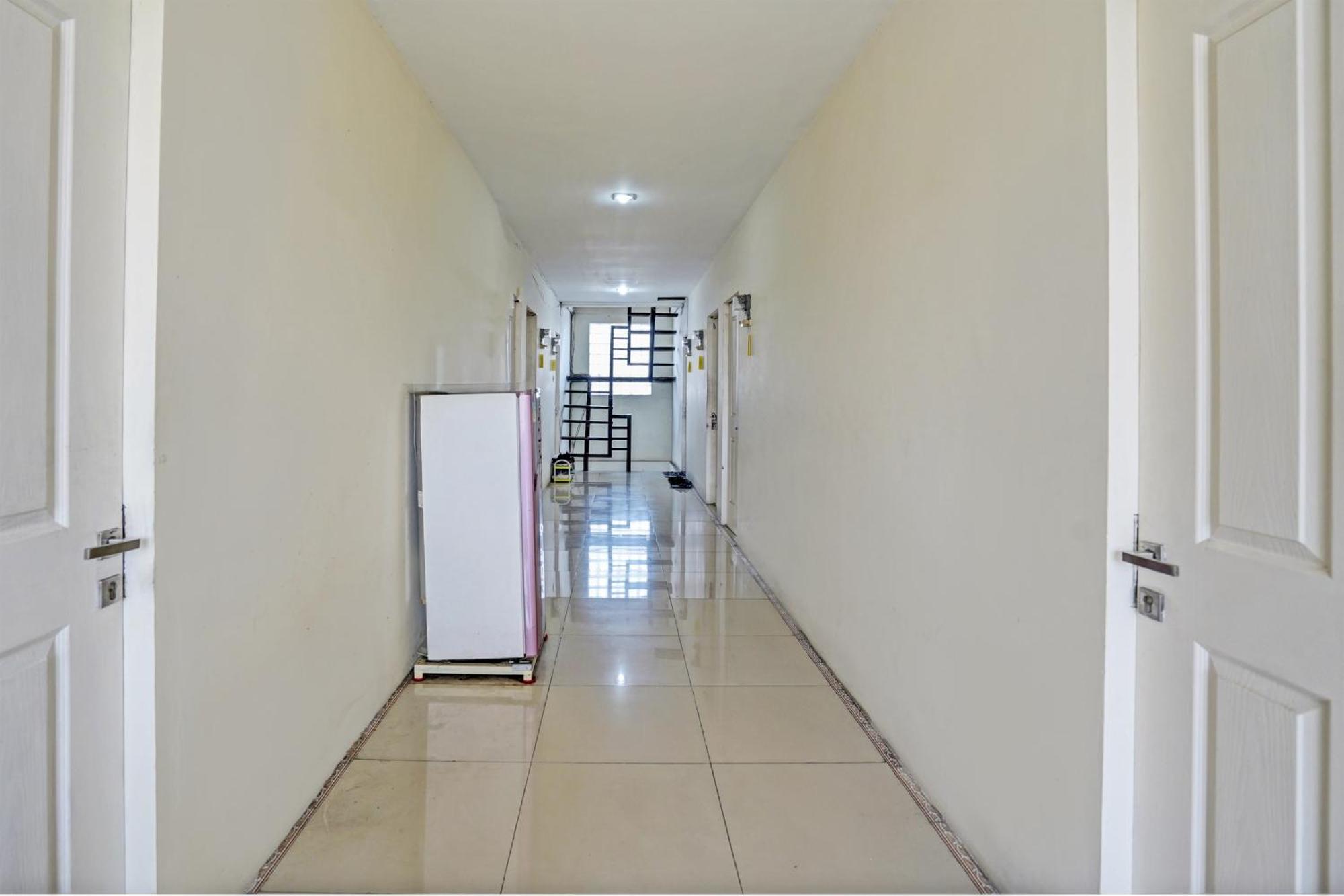 Oyo 93112 Garden Homestay 3 Merlion Surabaya Dış mekan fotoğraf